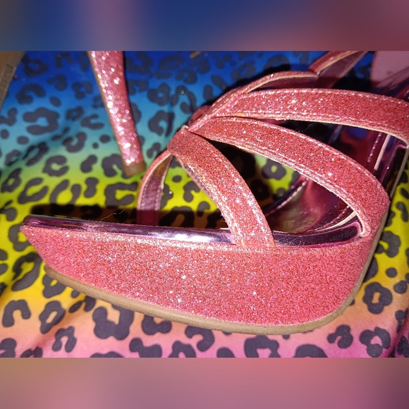 Beautiful heels - Picture 3 of 7